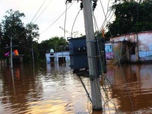 暴雨突袭，王氏寺庙避雨竟遇四个和尚