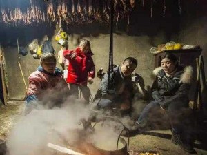 一炕三女被窝交换啪啪之奇特场景揭秘