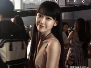 如何评价网红婷婷伍月？她是如何走红的？