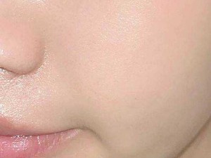 熬夜必备：以黄去黄粉色，让肌肤焕发光彩