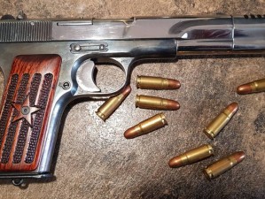 新版本震撼发布 经典手枪重出江湖引期待