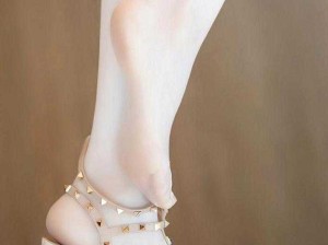 高跟91 白丝：诱惑与优雅的完美结合