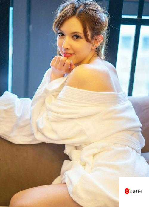 美女裸体秘奶网站无遮挡：极致诱惑的视觉盛宴