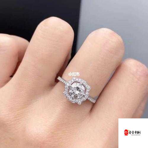 18k 金钻石戒指：经典永恒的爱情信物