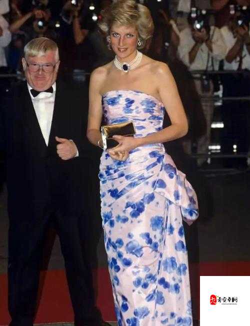 黑暗之潮席卷而来，黛安娜皮肤惊艳登场