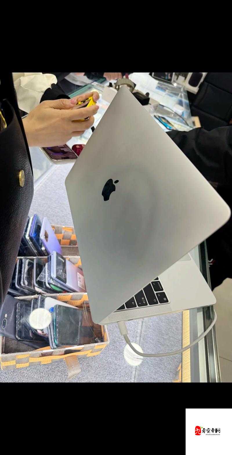 1819 岁拥有的 1819 岁 MacBook Pro：青春与科技的邂逅