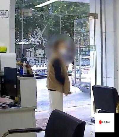 故意在接电话时做一些让人意想不到的事引发的后果探讨