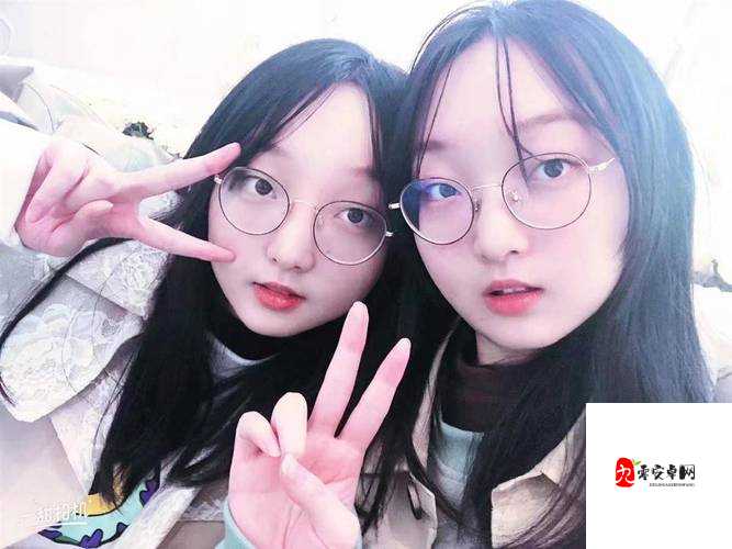 双胞胎姐妹齐上阵：是优势还是挑战呢