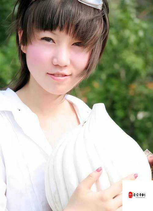 张筱雨人体艺术写真集：挑战公众道德底线？