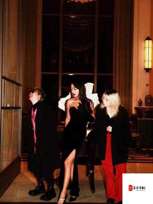 办公室正装诱惑：欧美同志的激情碰撞