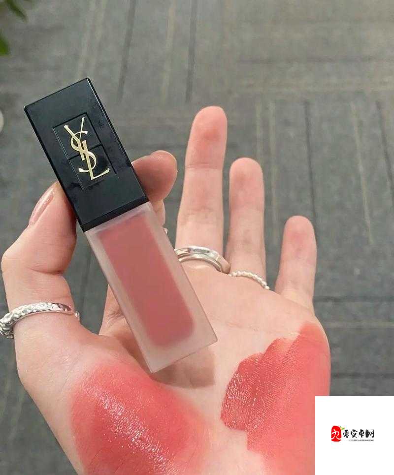 YSL 蜜桃色奶茶色：温柔甜美，宛如初恋的唇色