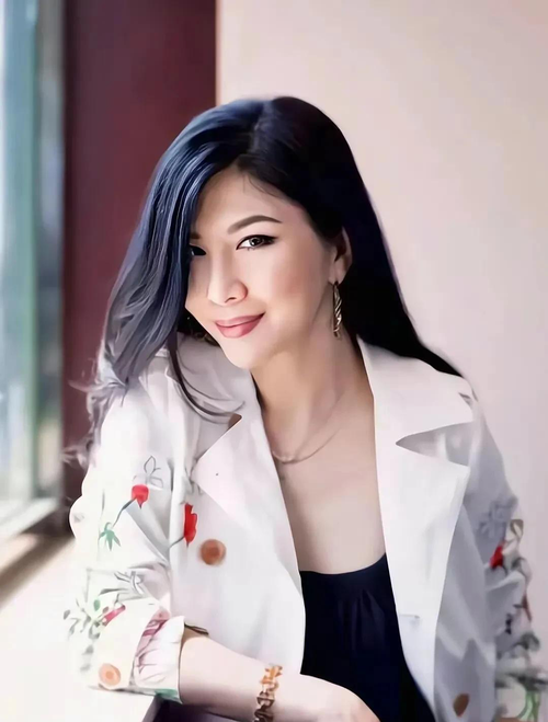 五十路熟女中出：熟女魅力的极致绽放