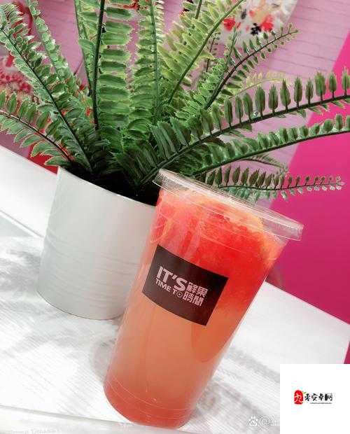 草莓在洞里做成草莓汁：探索独特制作方式的奇妙之旅