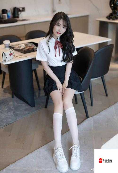 白丝啪啪：探寻性与美的交织