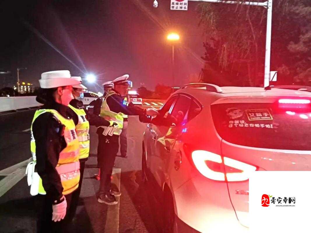 交警用小 XUE 查酒驾 H 守护道路交通安全不放松