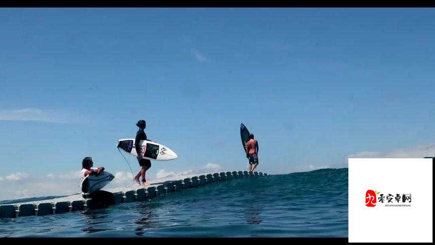 打扑克不盖被子床上运动：一场充满激情的冒险