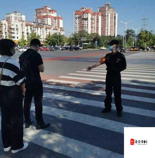 热心的朝阳群众娜娜老师：居民的守护者