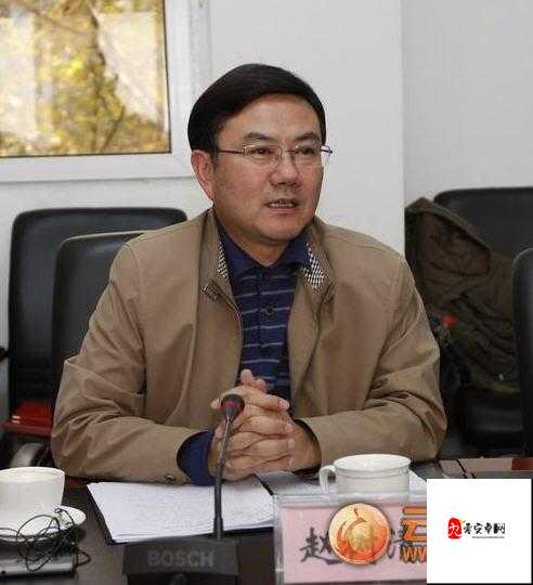 电视台台长与主持人之间的趣味互动故事