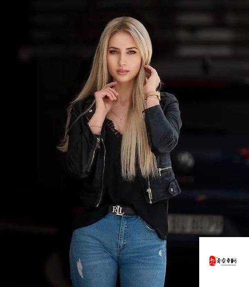 1377 人体艺术：独特视角下的艺术呈现