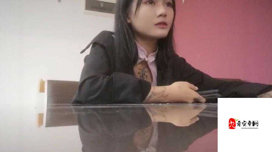 KTV 内脱内裤后入行为引发热议探讨