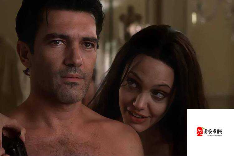 激情欧美伦：荷尔蒙爆发的时尚派对