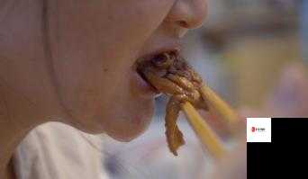 嘴巴吃鸡的视频：一场独特的美食体验之旅