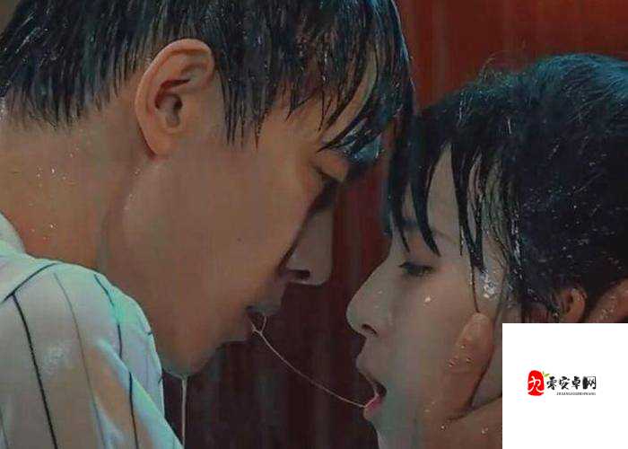 吻戏辣妞范：火辣诱惑，激情无限