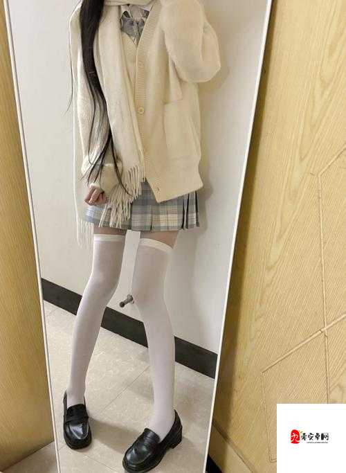 白丝 jk 美女被操：禁忌的诱惑