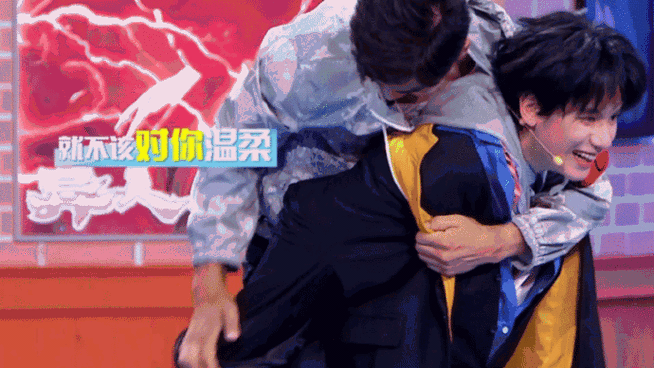 班里男生都扒我衣服，我的屈辱与反抗：一段难以忘怀的经历