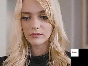 令人惊叹的非洲裔美国变性人用她的阴茎自慰：HDpornUp.com 带你领略别样性魅力