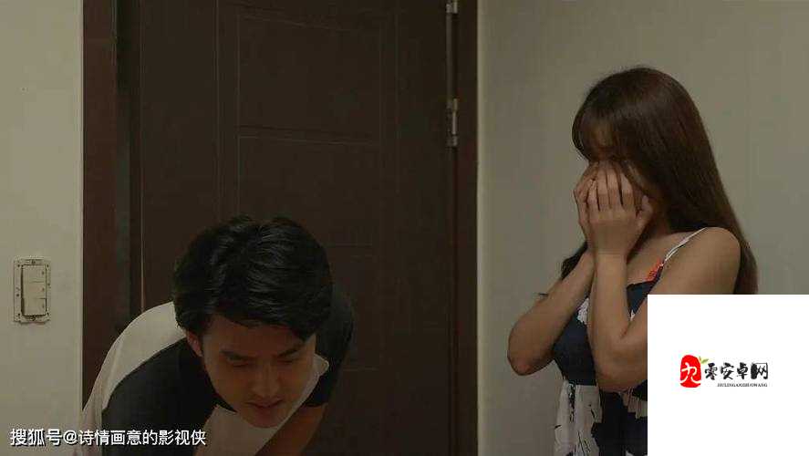 禁忌之爱：一边亲着上面一边摸下面的私密探索