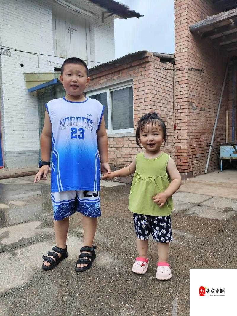 相差 26 岁的兄妹：妹妹 10 岁，叔叔 36 岁