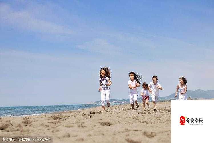 一个 B 三个人玩的欢乐场景与趣事