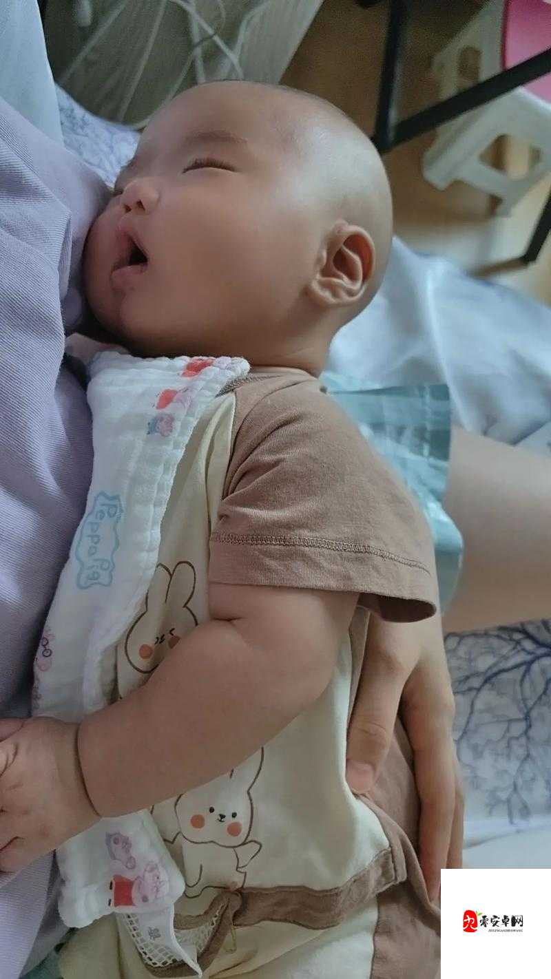 宝宝握住坐下睡觉好吗：探讨宝宝这种行为是否合适