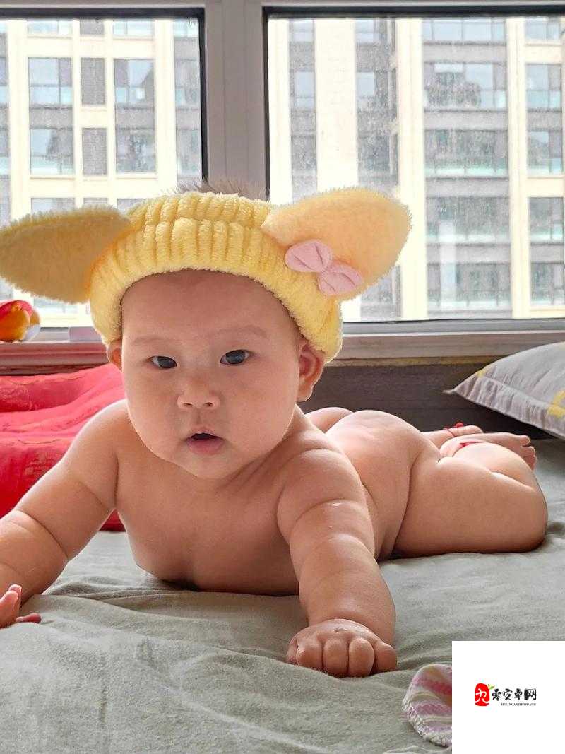 宝宝握住它坐下~自己 C 照片：如此可爱，萌化你的心