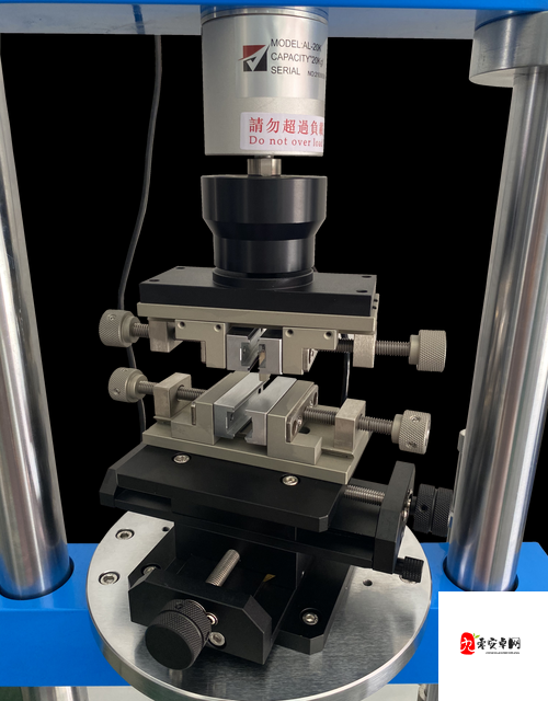 自动插拔试验机图片：展现精密测试的强大工具