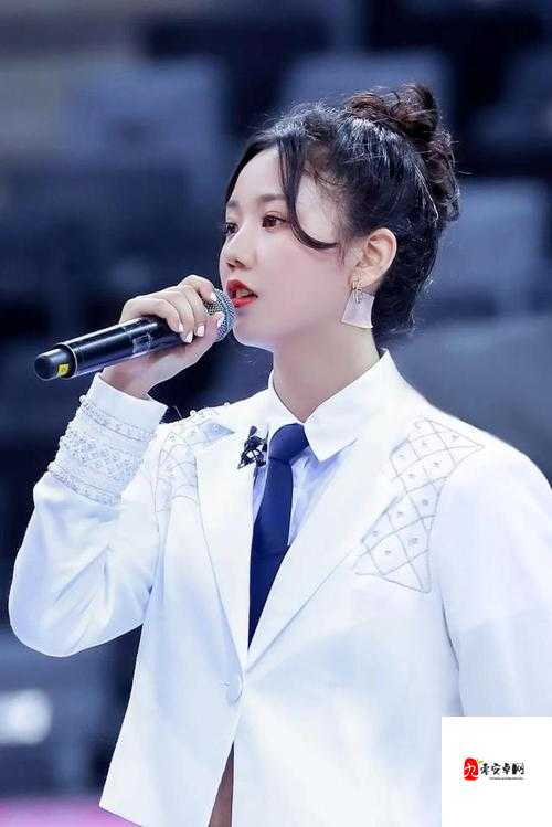 十八岁新疆女 RAPPER 深夜激情说唱：展现独特音乐魅力