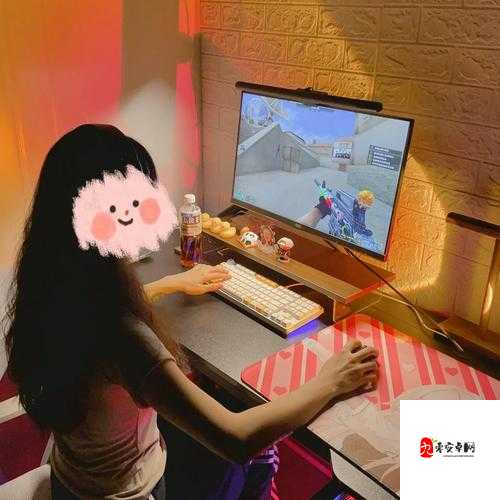 老外玩 CSGO 的妹子：游戏中的别样风采