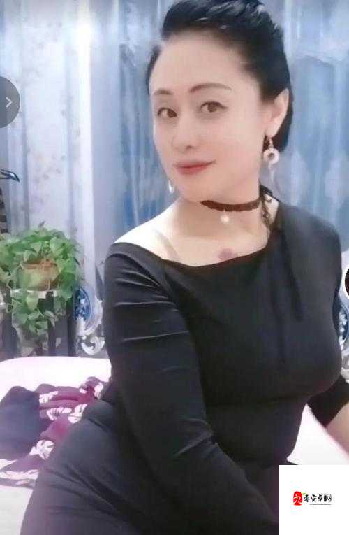 中年魅力：FREEZEFRAME 丰满老妇的别样风情