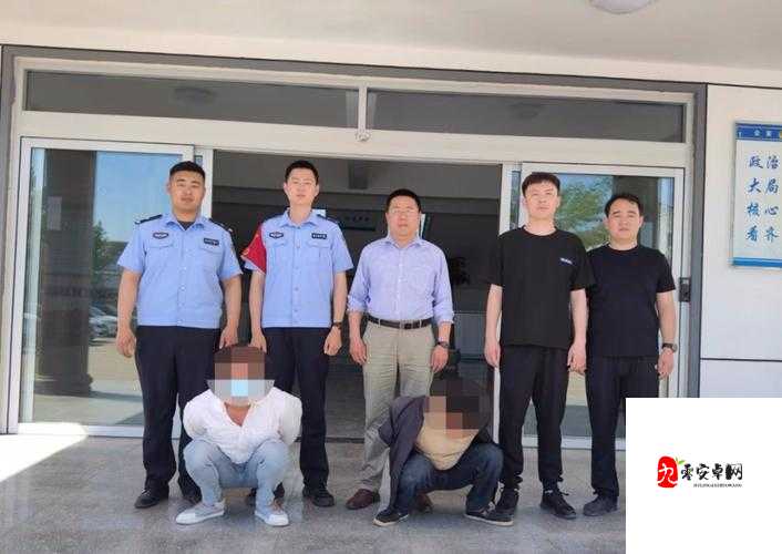 警方智擒窃贼，现场清点巨额赃款震惊众人