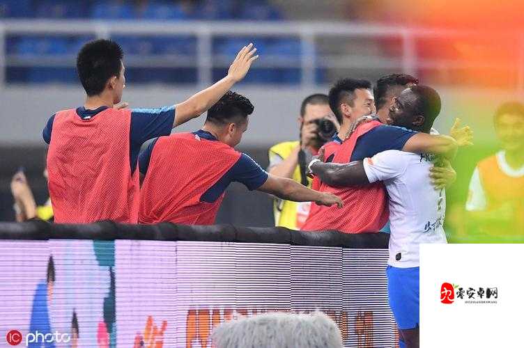 梅开二度公园当着孩子的面将加入：一段引发争议的场景描述