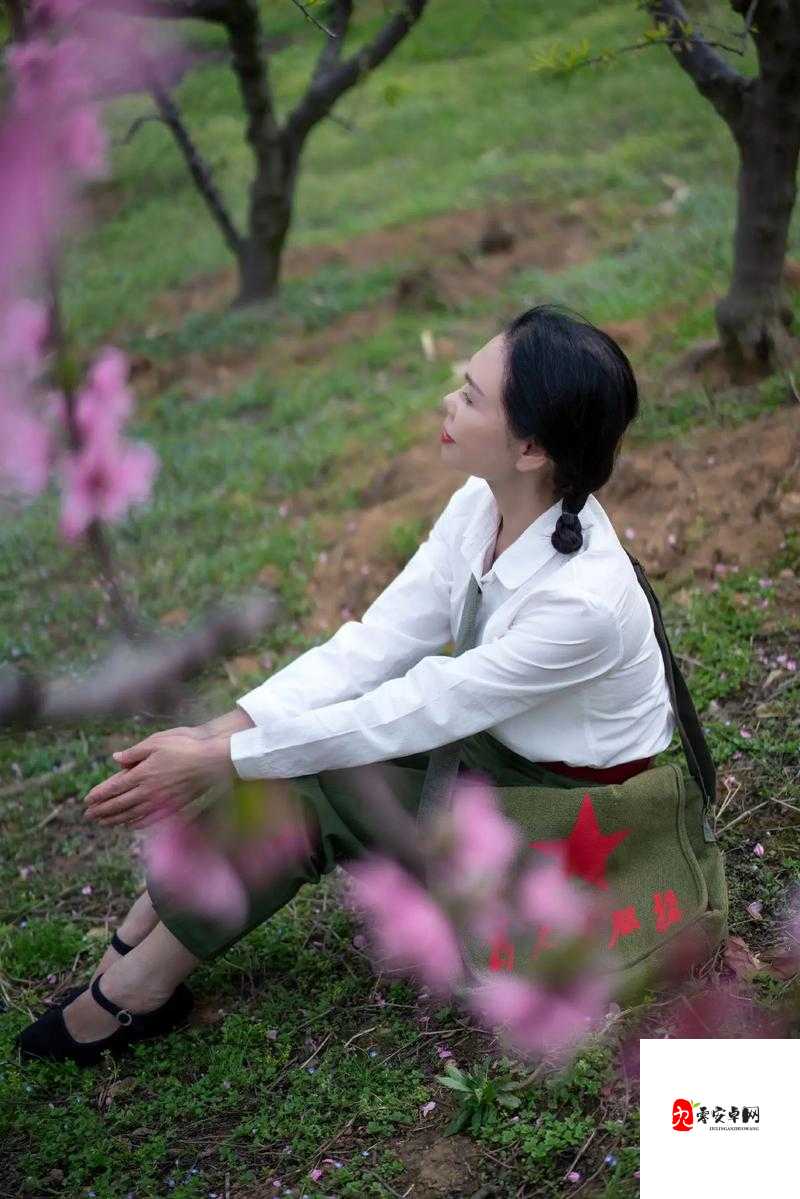 婀娜少女羞岁月无忧愁云裳：静赏青春芳华与诗意美好