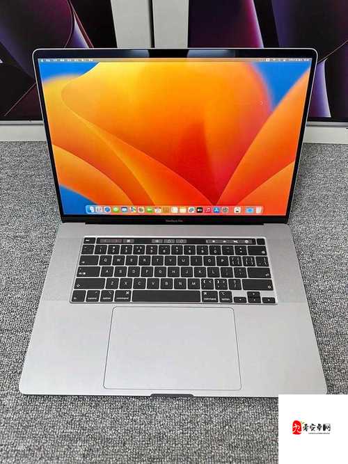 1819 岁 macbookpro 高清：性能卓越、功能强大的笔记本电脑