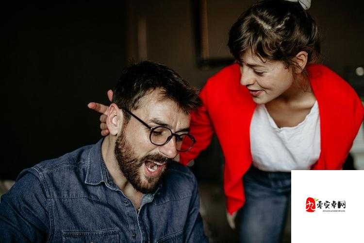 面对把你摁在地上摩擦，如何机智回应？