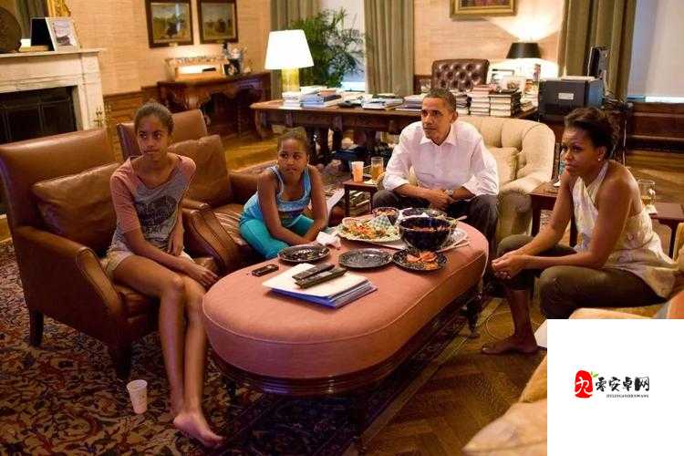 一小孩半夜喂女孩吃押巴：充满温情与神秘的瞬间