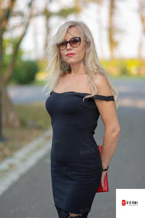 少妇野外激情：XXX 与 XXX 的私密时刻