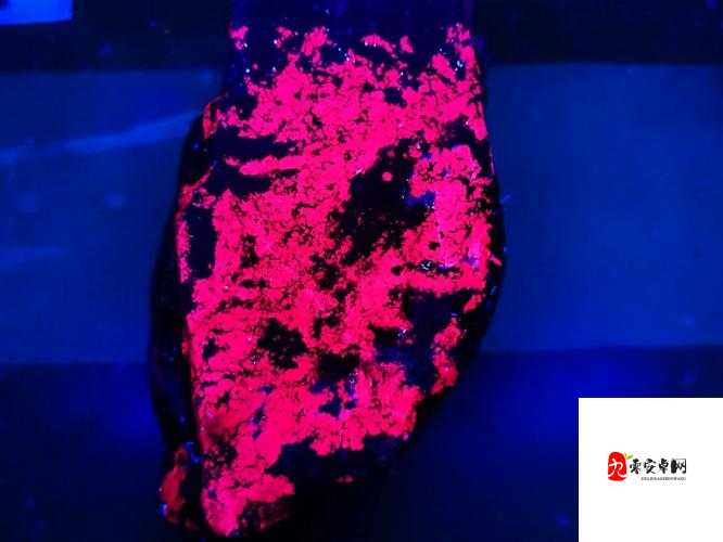 粉色苏州晶体 SiO₂ 黄的独特魅力与奥秘