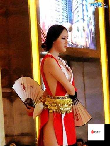 久久久久亚洲 AV 成人不知火舞：独特的视觉盛宴