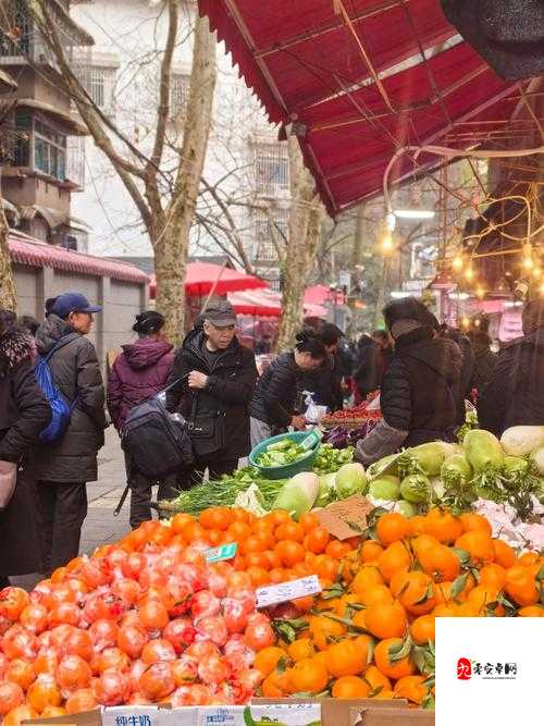 在人来人往的街头，那首歌唤醒了谁的回忆