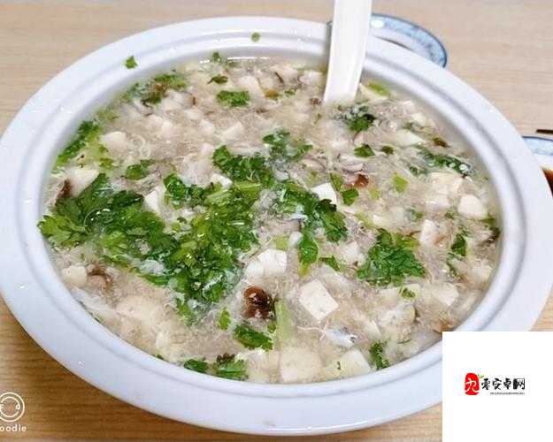 龙族幻想美食复刻，西湖牛肉羹的梦幻之旅